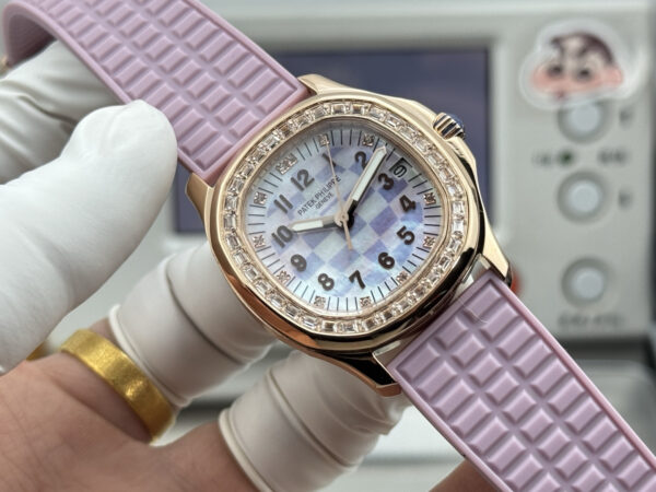 Patek Philippe Aquanaut (AQUANAUT)