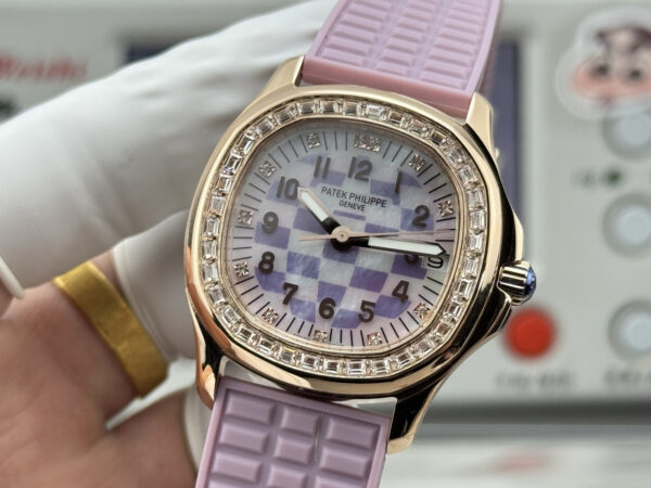Patek Philippe Aquanaut (AQUANAUT)