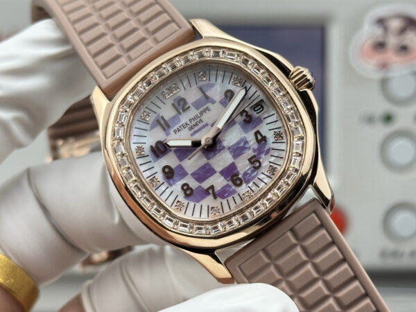 Patek Philippe Aquanaut (AQUANAUT)