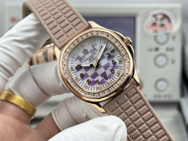 Patek Philippe Aquanaut (AQUANAUT)