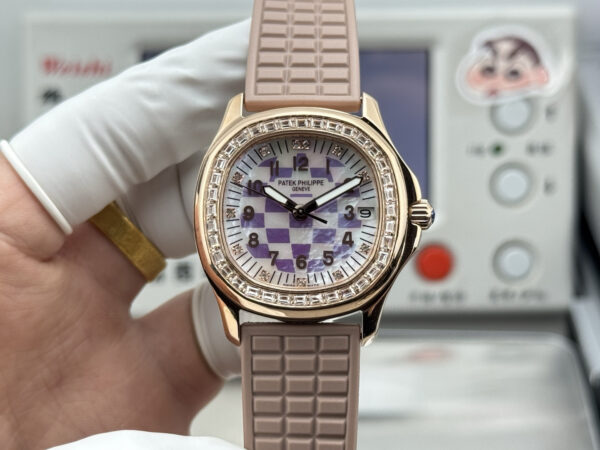 Patek Philippe Aquanaut (AQUANAUT)