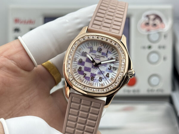 Patek Philippe Aquanaut (AQUANAUT)