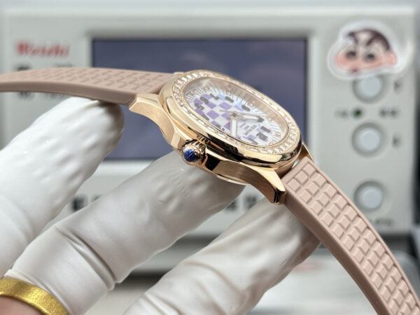 Patek Philippe Aquanaut (AQUANAUT)