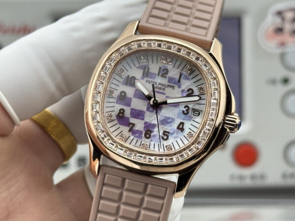 Patek Philippe Aquanaut (AQUANAUT)