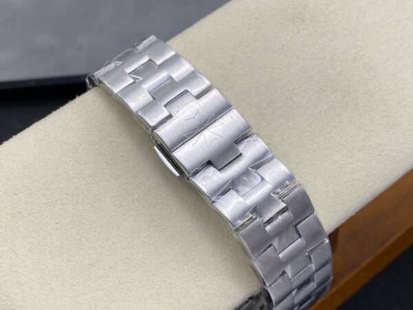 Vacheron Constantin Overseas 4500V