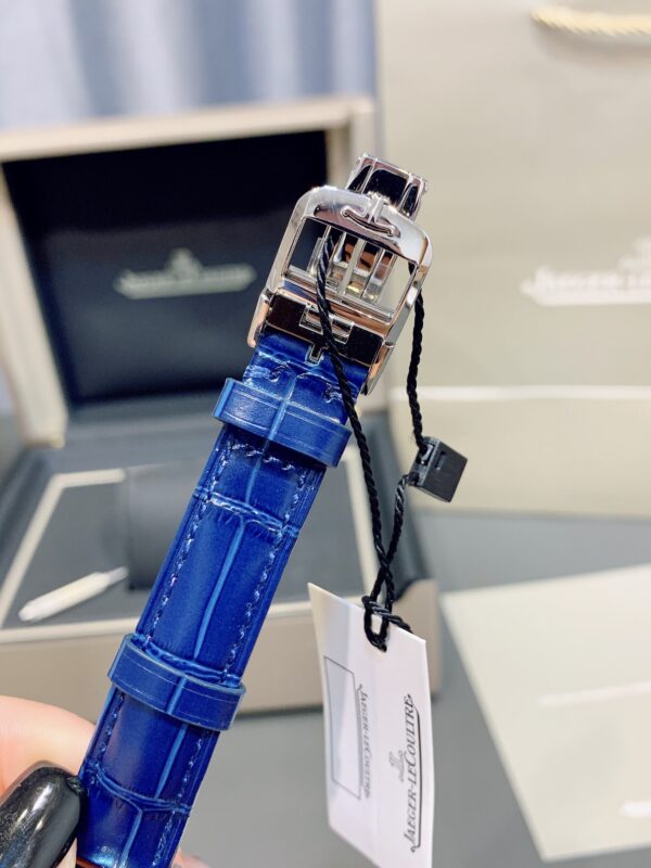 Jaeger-LeCoultre Watch (COMPLICATIONS) Blue