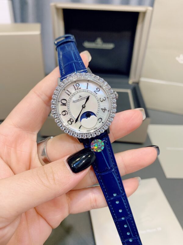 Jaeger-LeCoultre Watch (COMPLICATIONS) Blue