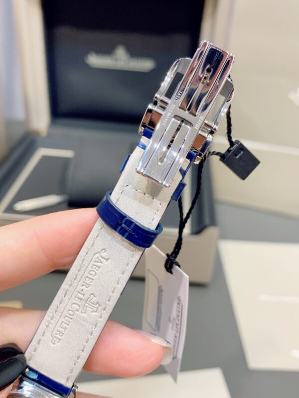 Jaeger-LeCoultre Watch (COMPLICATIONS) Blue