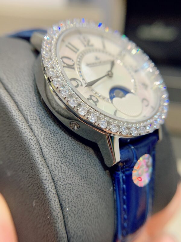 Jaeger-LeCoultre Watch (COMPLICATIONS) Blue