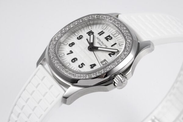 Patek Philippe Aquanaut 5067A Purple