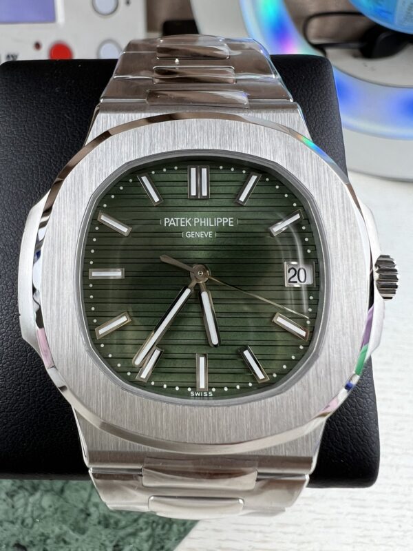 Patek Philippe Nautilus (NAUTILUS) Green