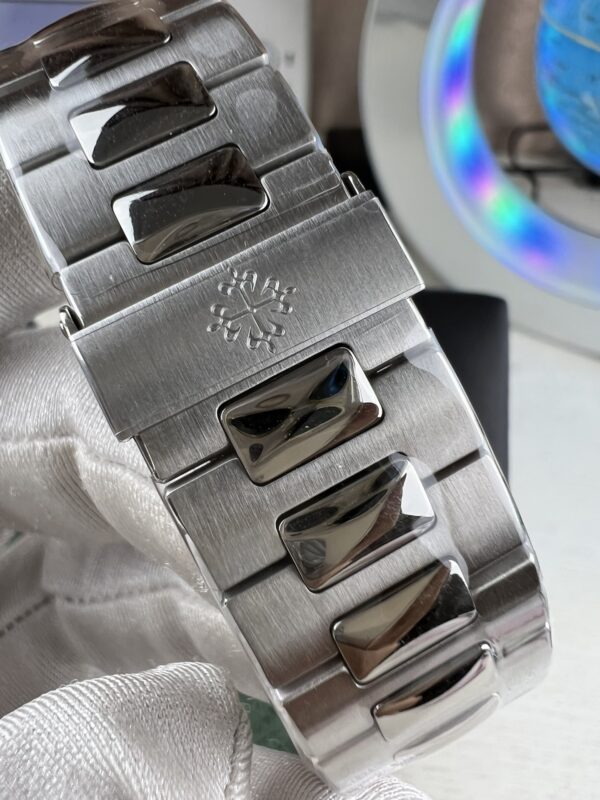 Patek Philippe Nautilus (NAUTILUS) Green