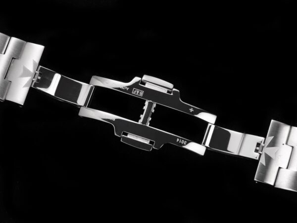 Patek Philippe Overseas 7900V