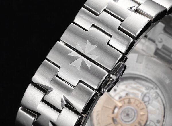 Patek Philippe Overseas 7900V