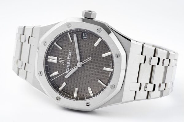 Audemars Piguet Royal Oak 15500 Red