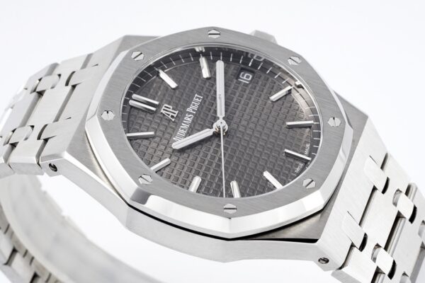 Audemars Piguet Royal Oak 15500 Red