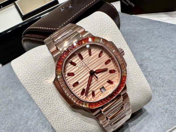 Patek Philippe Nautilus (NAUTILUS) Smoked