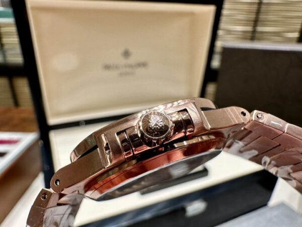 Patek Philippe Nautilus (NAUTILUS) Smoked