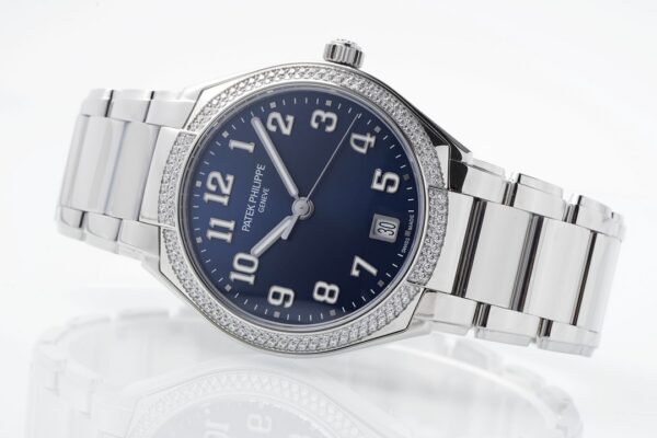 Patek Philippe Nautilus (NAUTILUS) Smoked