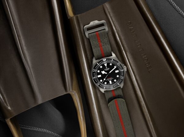 Tudor Submariner 25717N Smoked
