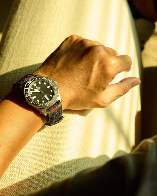 Tudor Submariner 25717N Smoked