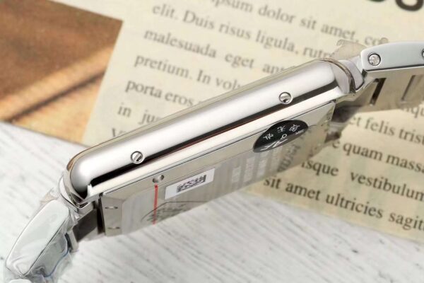 i1719651600_5547_4-1.jpg Cartier Tank (TANK) Blue
