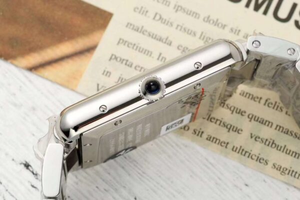 i1719651600_666_3-1.jpg Cartier Tank (TANK) Blue