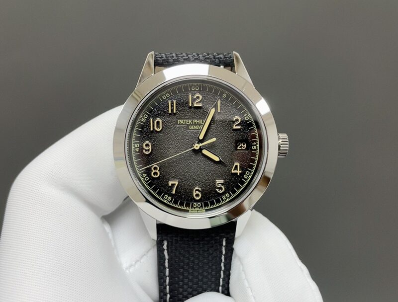 i1729179313_6716_2-1.jpg Patek Philippe Calatrava 5226G-001 Smoked