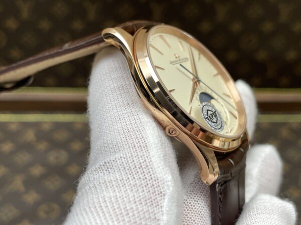 Jaeger-LeCoultre Master Control (COMPLICATIONS)