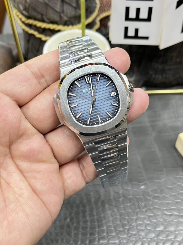 Patek Philippe Nautilus 5811G White