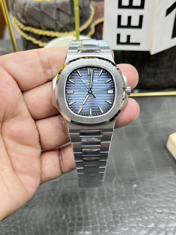 Patek Philippe Nautilus 5811G White