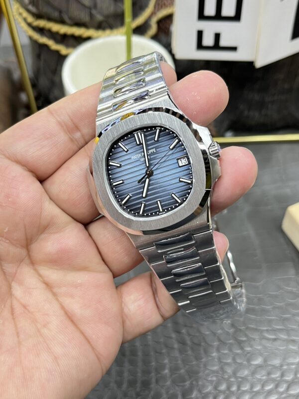 Patek Philippe Nautilus 5811G White