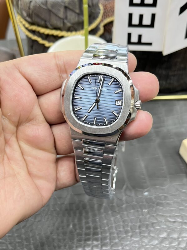 Patek Philippe Nautilus 5811G White
