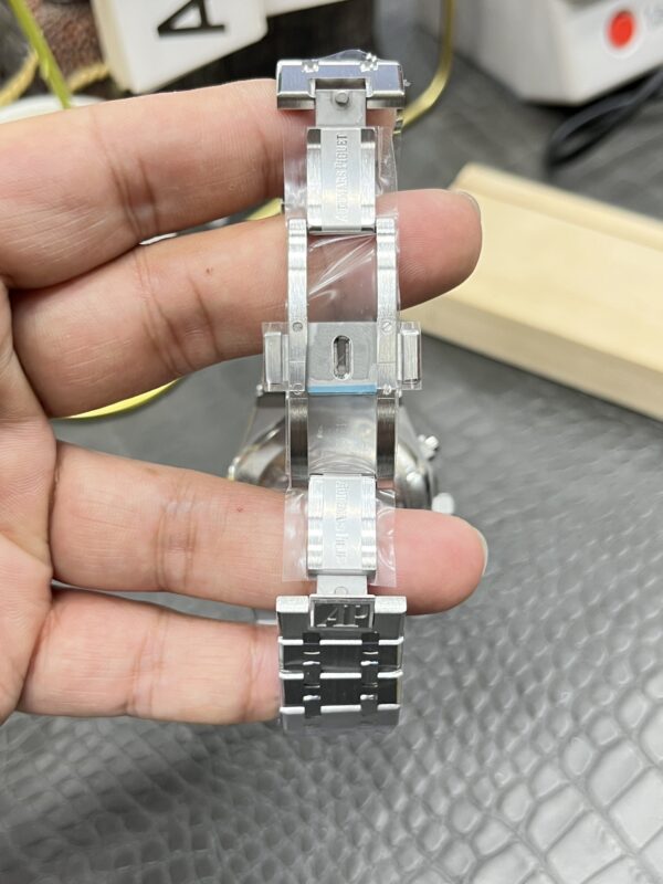 Audemars Piguet Watch 26240 White