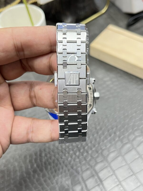 Audemars Piguet Watch 26240 White