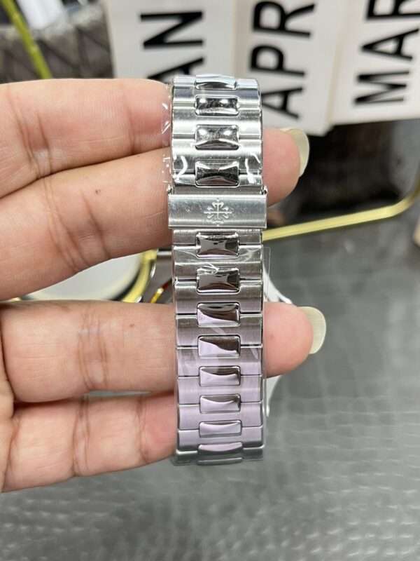 Patek Philippe Nautilus 5711 White
