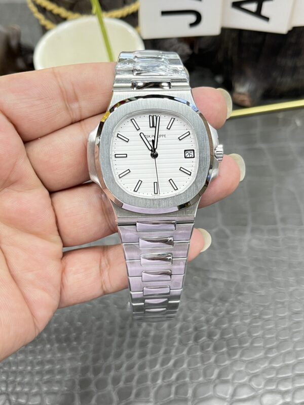 Patek Philippe Nautilus 5711 White
