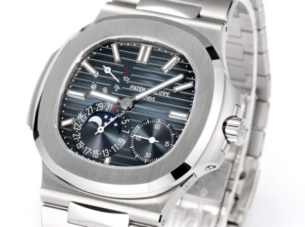 Patek Philippe Nautilus 5712A