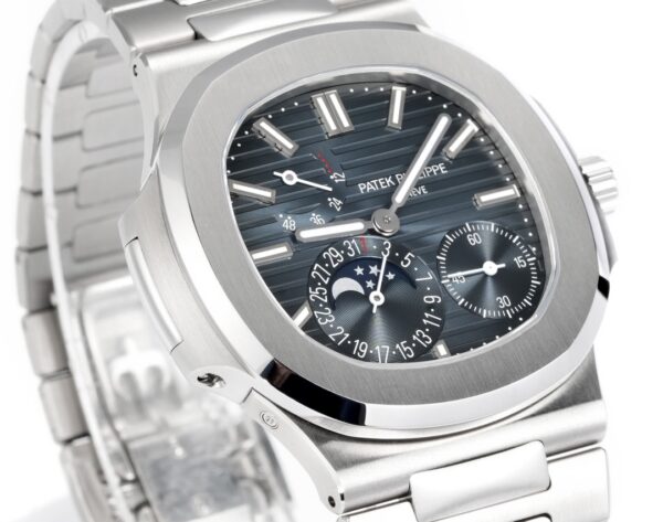 Patek Philippe Nautilus 5712A