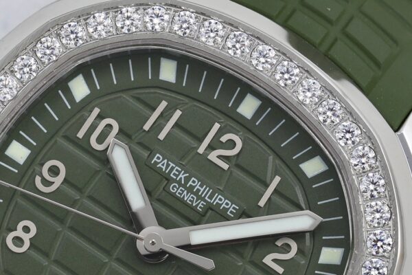 Patek Philippe Aquanaut 5267 Purple