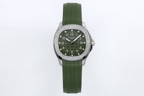 Patek Philippe Aquanaut 5267 Purple