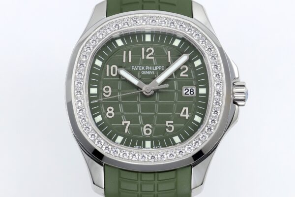 Patek Philippe Aquanaut 5267 Purple