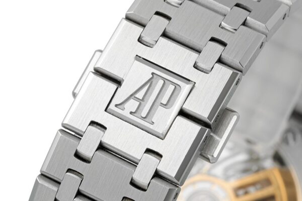 Audemars Piguet Royal Oak 26240