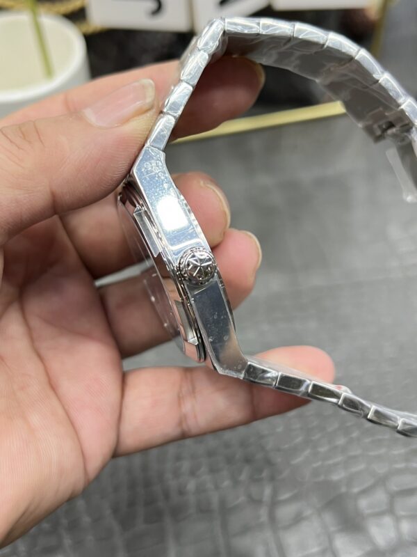 Vacheron Constantin Overseas 6000V