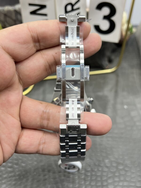 Audemars Piguet Royal Oak 26240 White