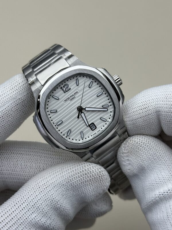 Patek Philippe Nautilus (NAUTILUS)
