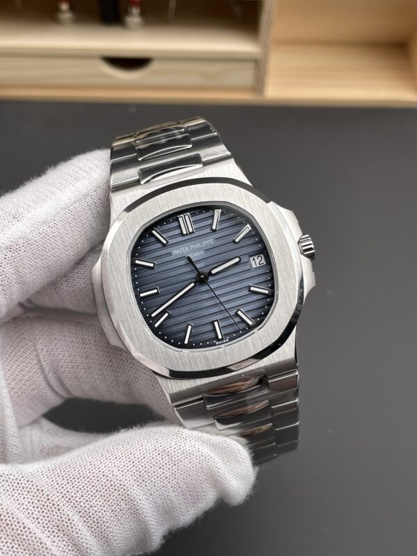 i1749151164551_1663_0_2-2.jpg Patek Philippe Nautilus 5711 Blue
