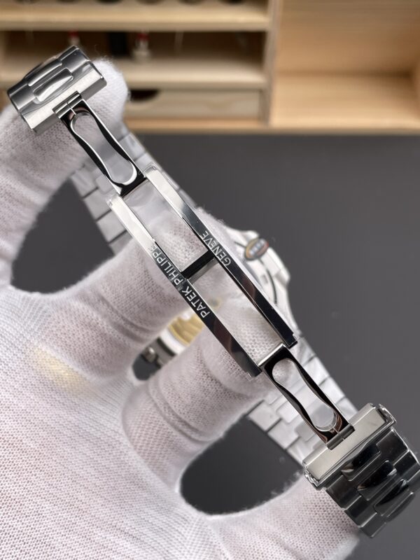 i1749151166849_8767_0_6-2.jpg Patek Philippe Nautilus 5711 Blue