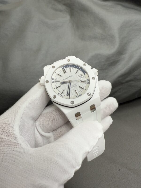 Audemars Piguet Watch 15707 White