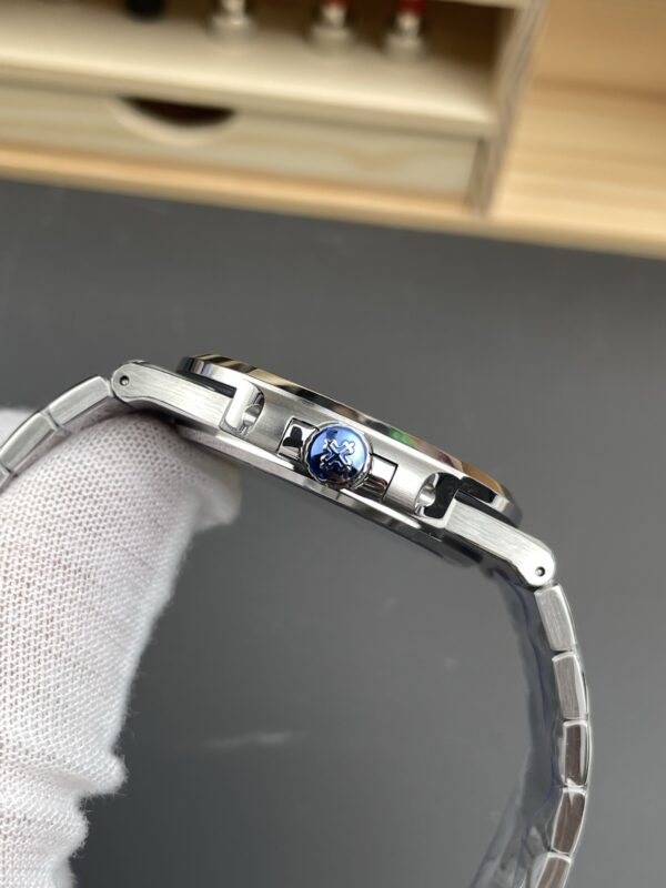Patek Philippe Nautilus 5711 White